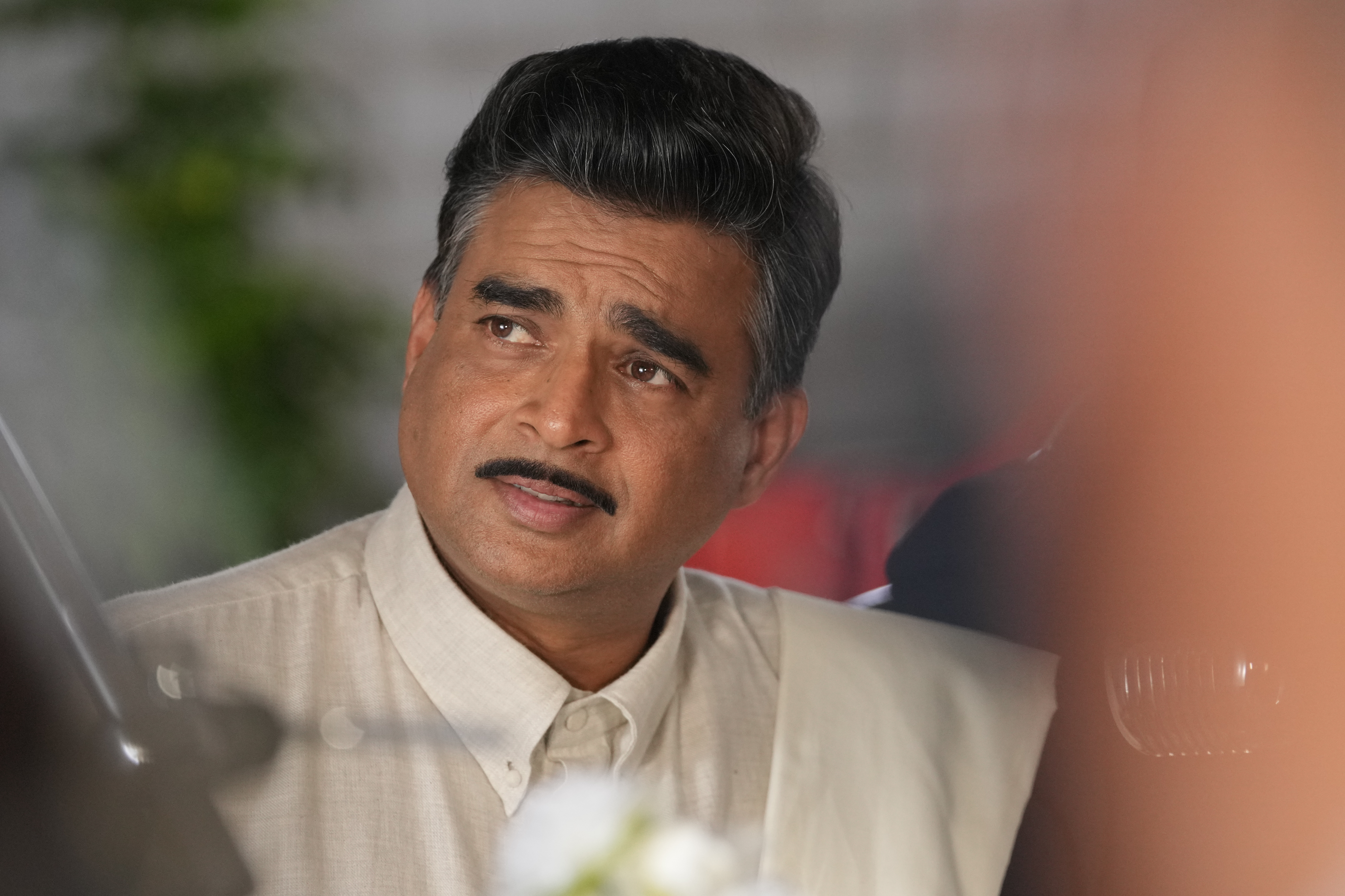 G.D.N. — R. Madhavan on set